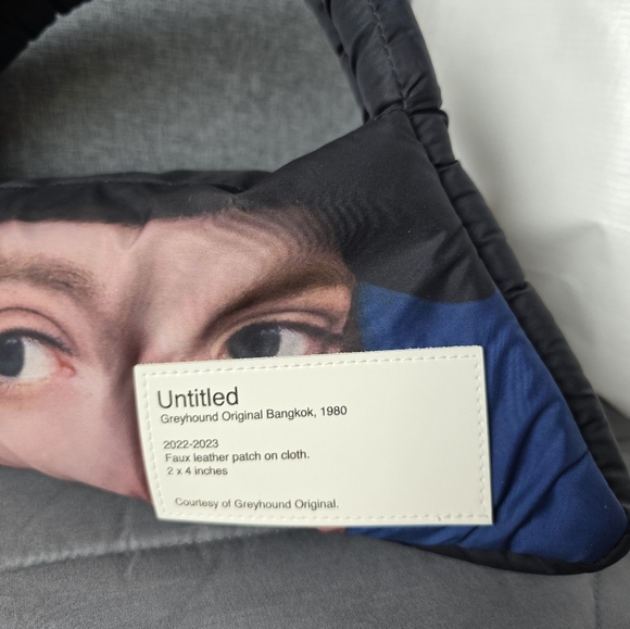 Greyhound TRIANGLE PUFFER SHOULDER BAG - Picture 4 of 8